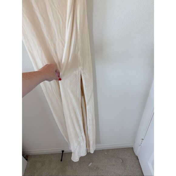 NWT Reformation Nya Velvet Dress Cream with Black Bows, size: L - Picture 8 of 10